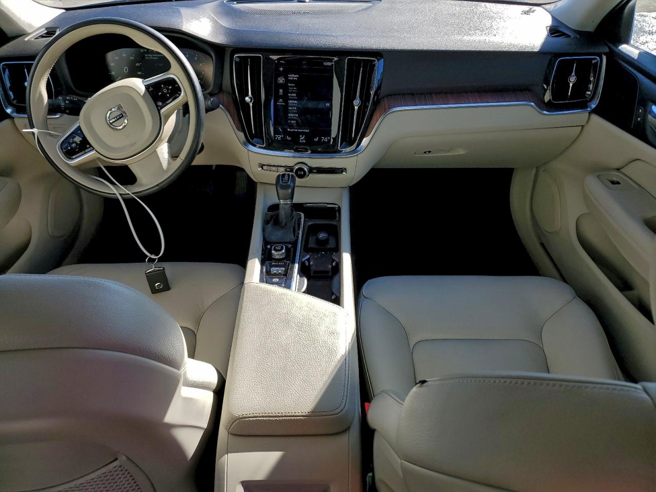 Volvo S60 T5 Momentum Image 10