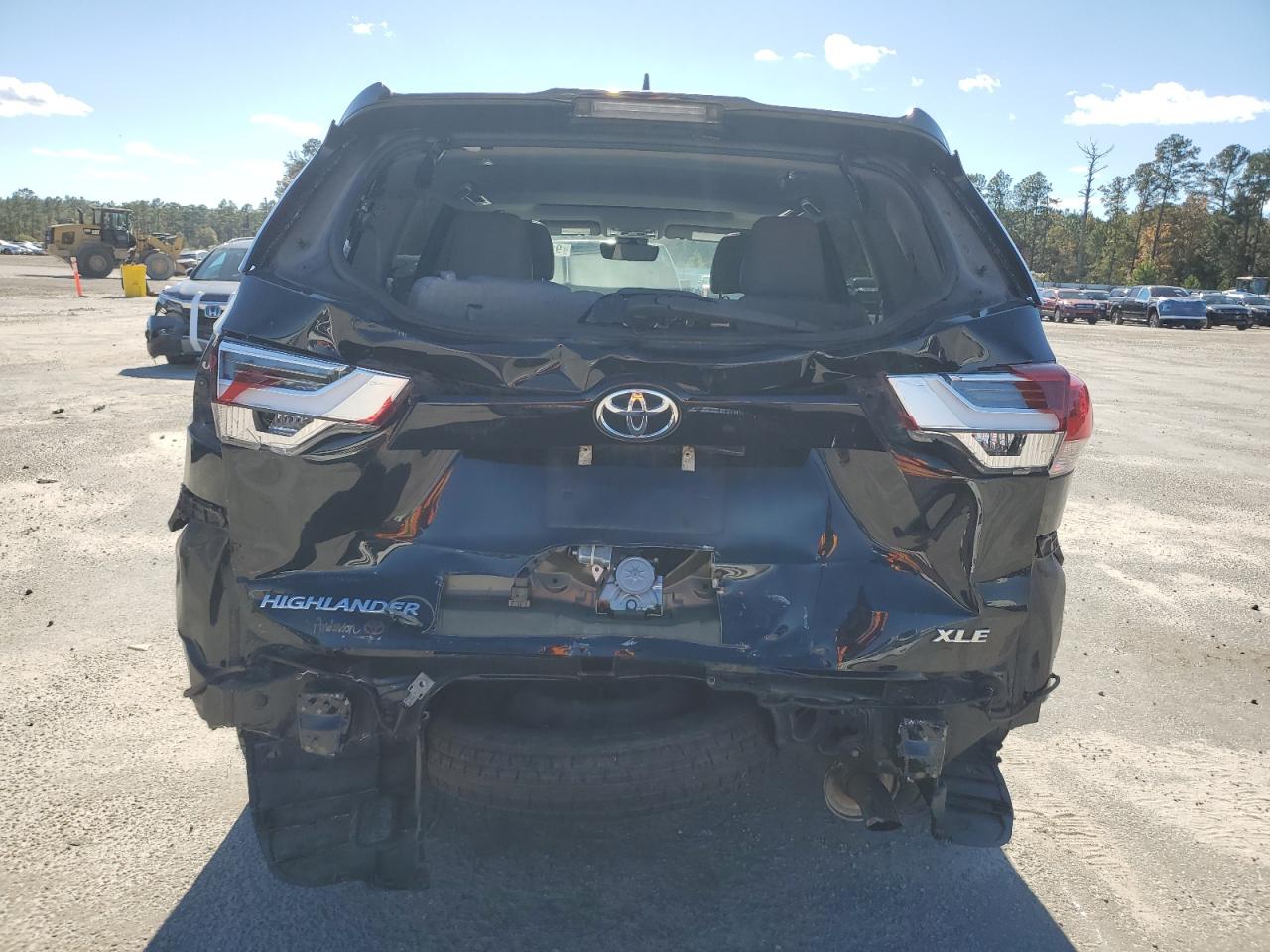 Toyota Highlander Se Image 3