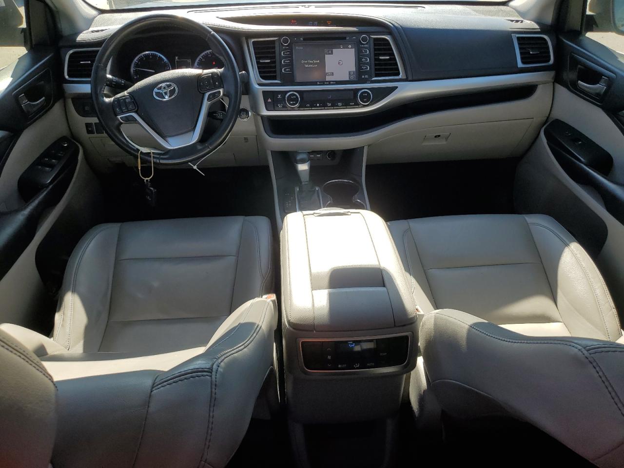 Toyota Highlander Se Image 4