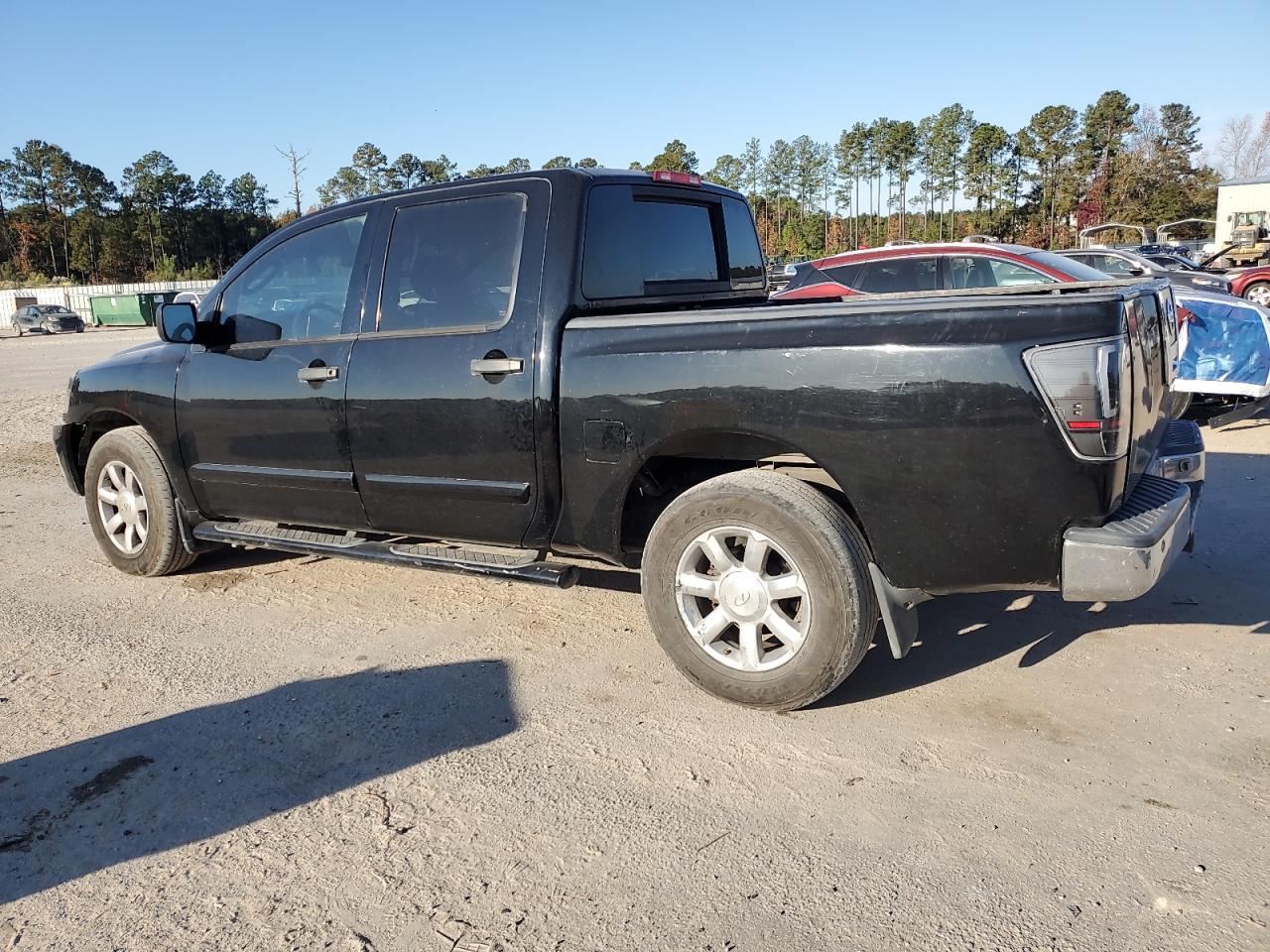 Nissan Titan S Image 2