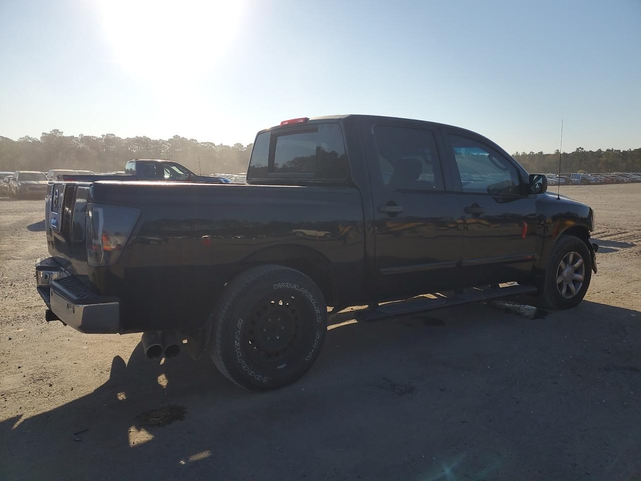 Nissan Titan S Image 3