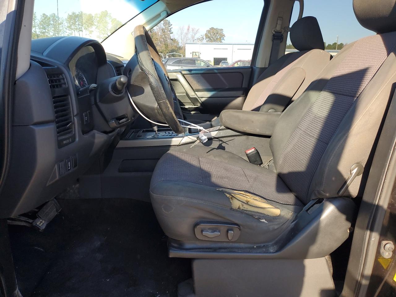 Nissan Titan S Image 6