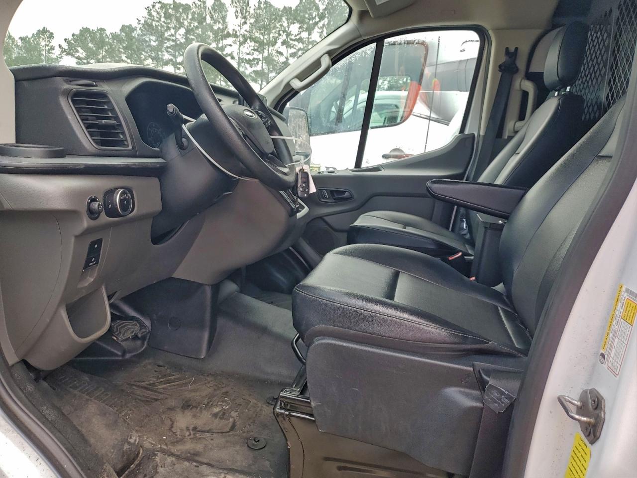 Ford Transit T-150 Image 8