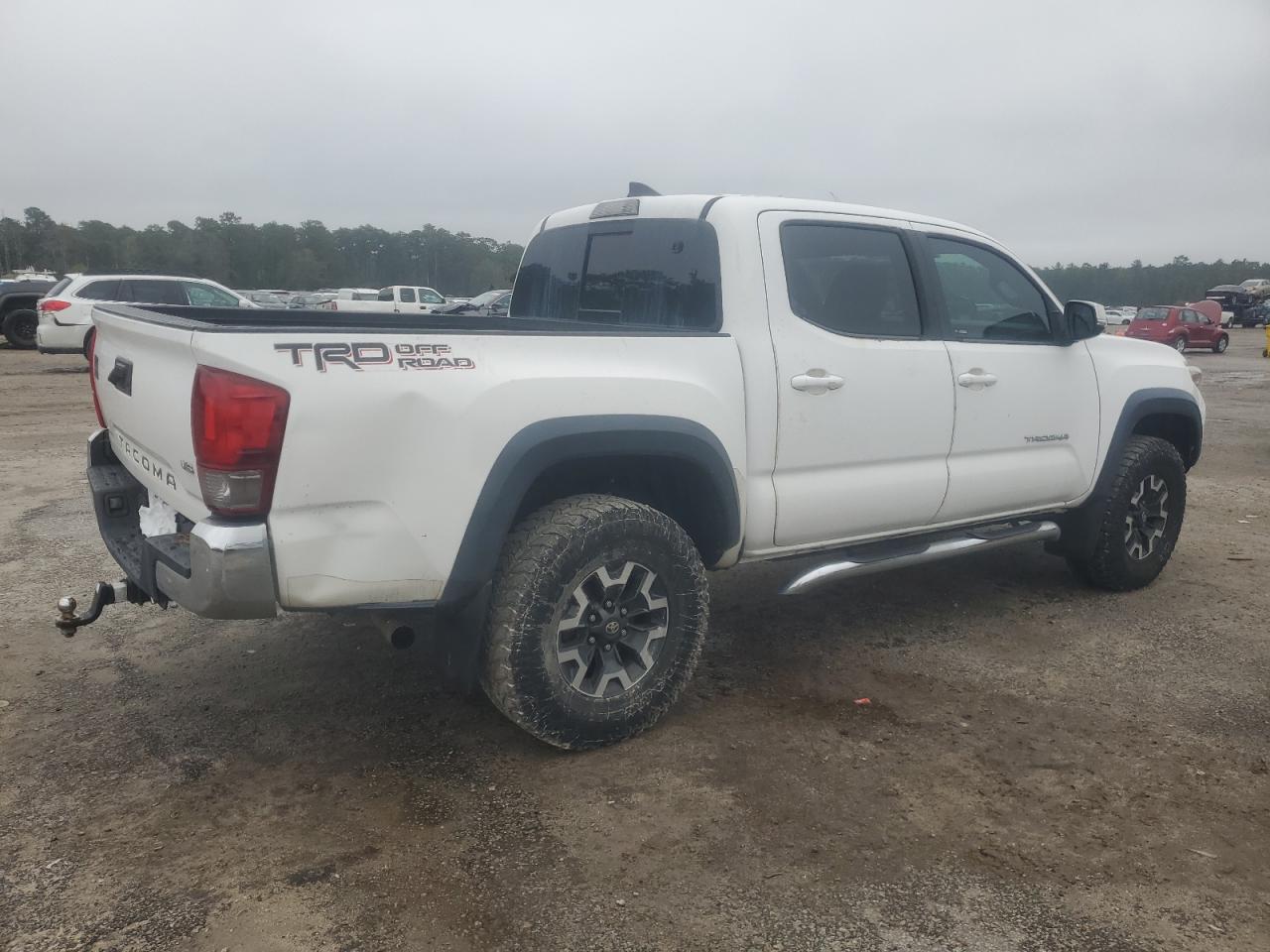Toyota Tacoma Double Cab Image 3