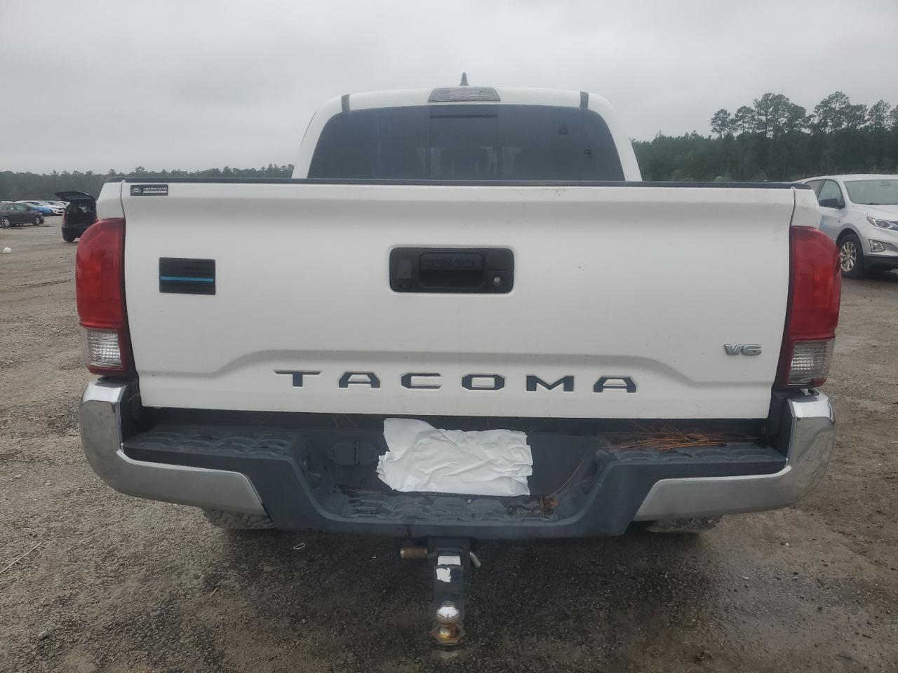Toyota Tacoma Double Cab Image 6
