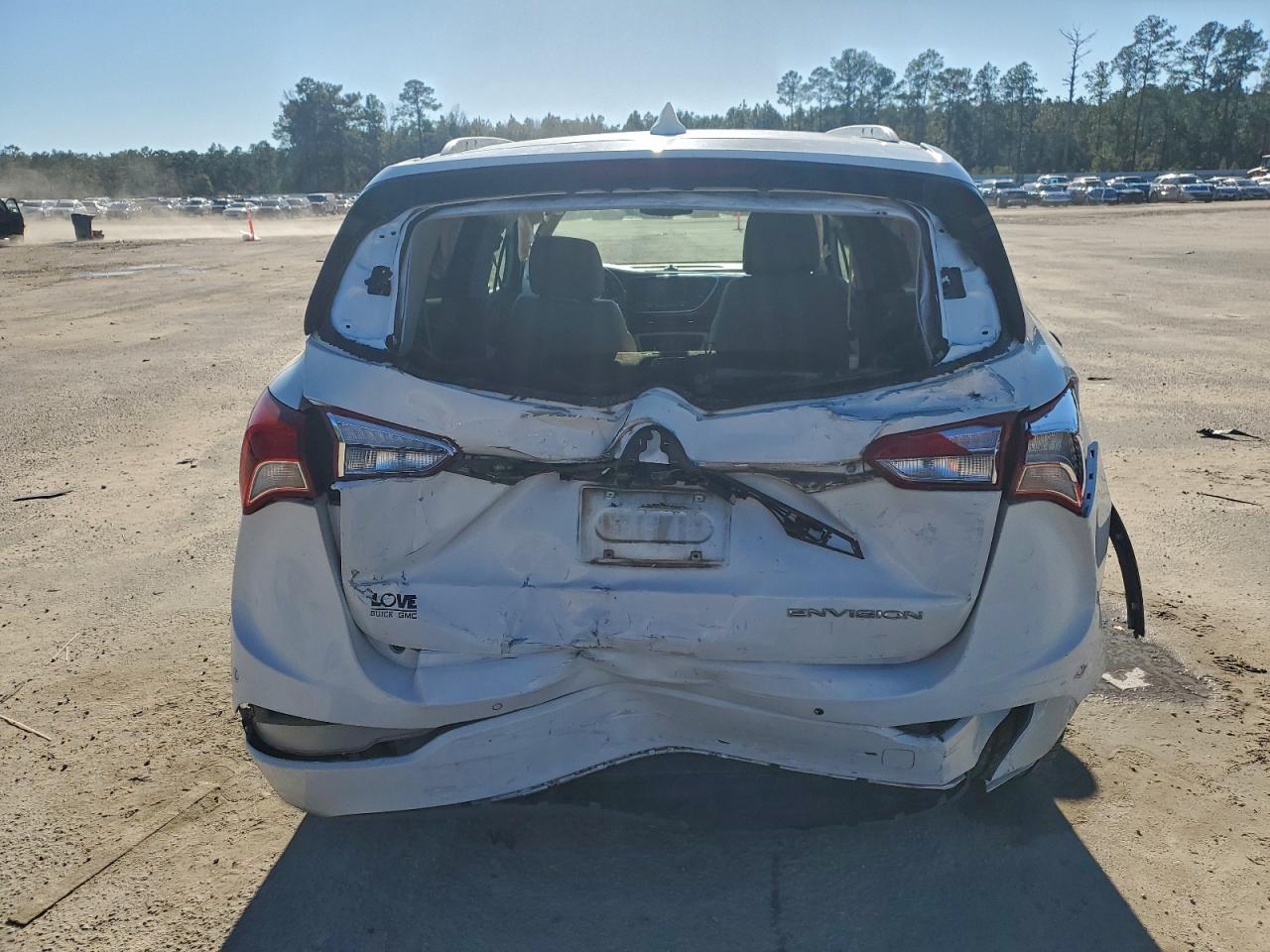 Buick Envision Essence Image 3