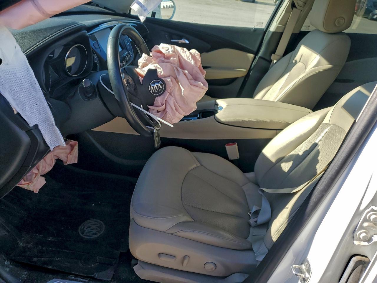 Buick Envision Essence Image 5