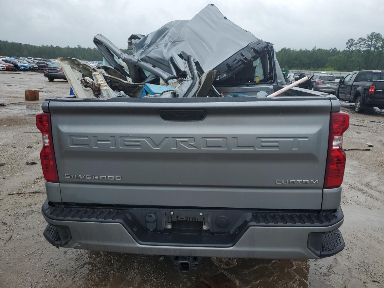 Chevrolet Silverado C1500 Custom Image 9