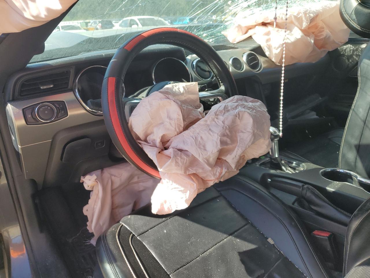 Ford Mustang Image 7