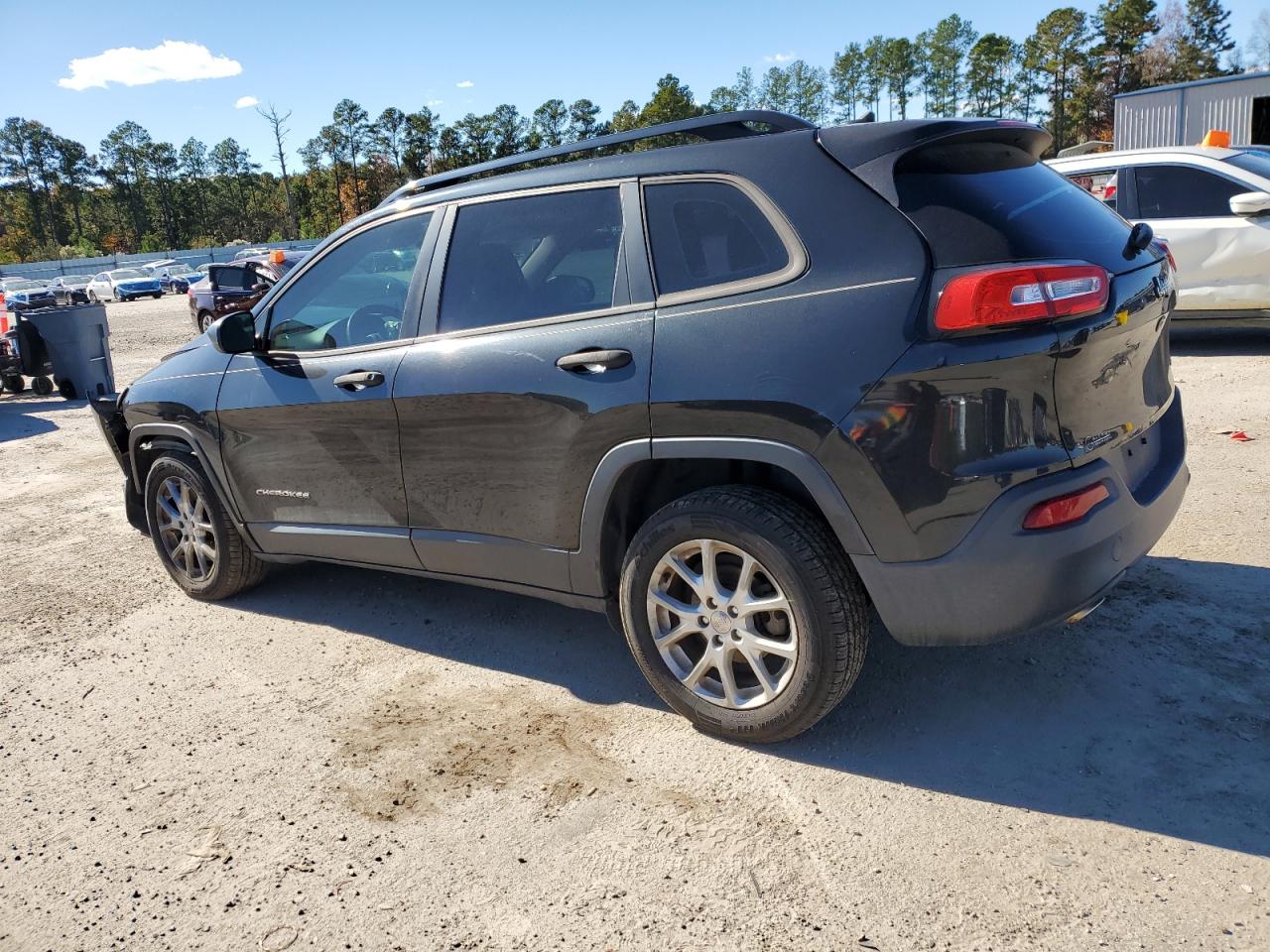 Jeep Grand Cherokee Sport Image 3