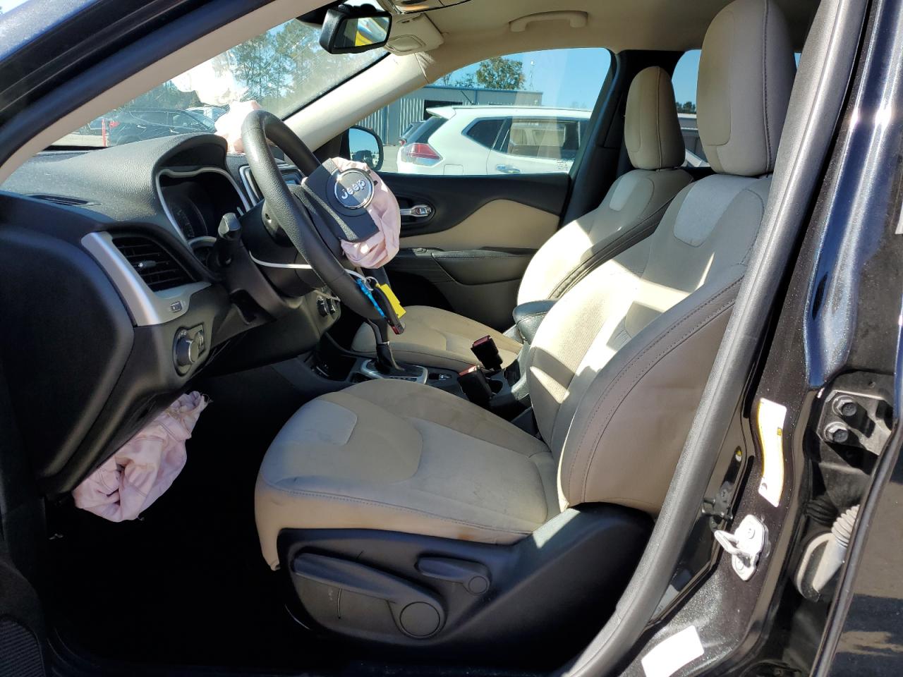 Jeep Grand Cherokee Sport Image 4