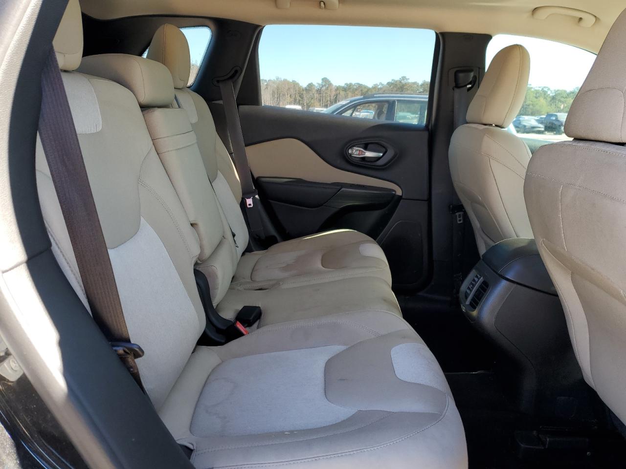 Jeep Grand Cherokee Sport Image 7