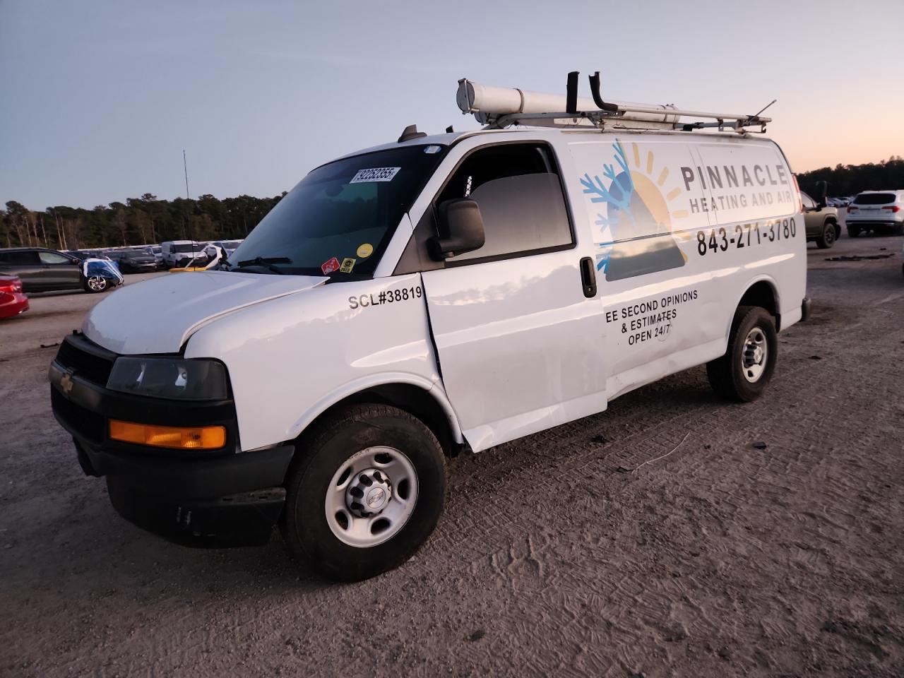 Chevrolet Express Image 1