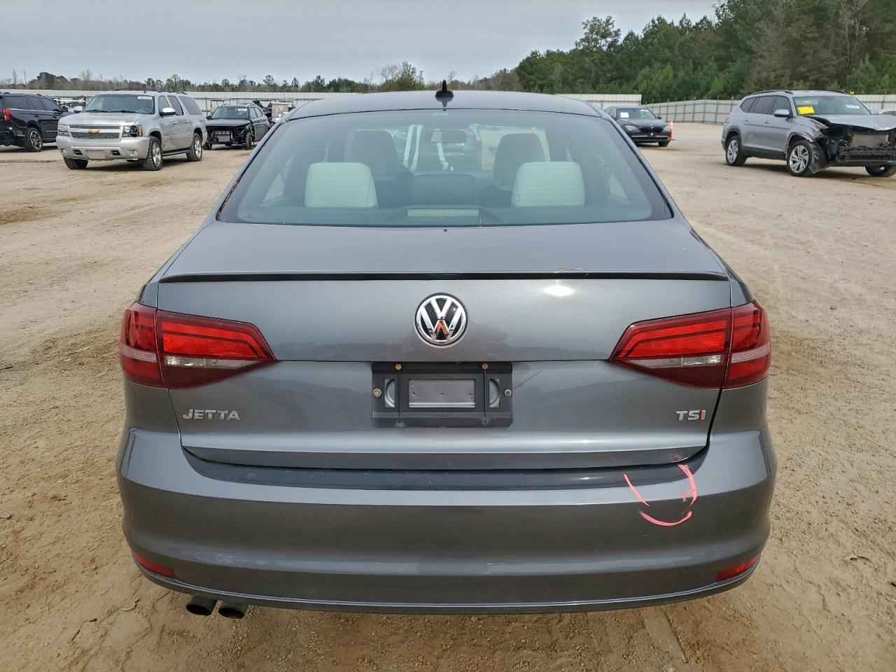 Volkswagen Jetta Sport Image 9
