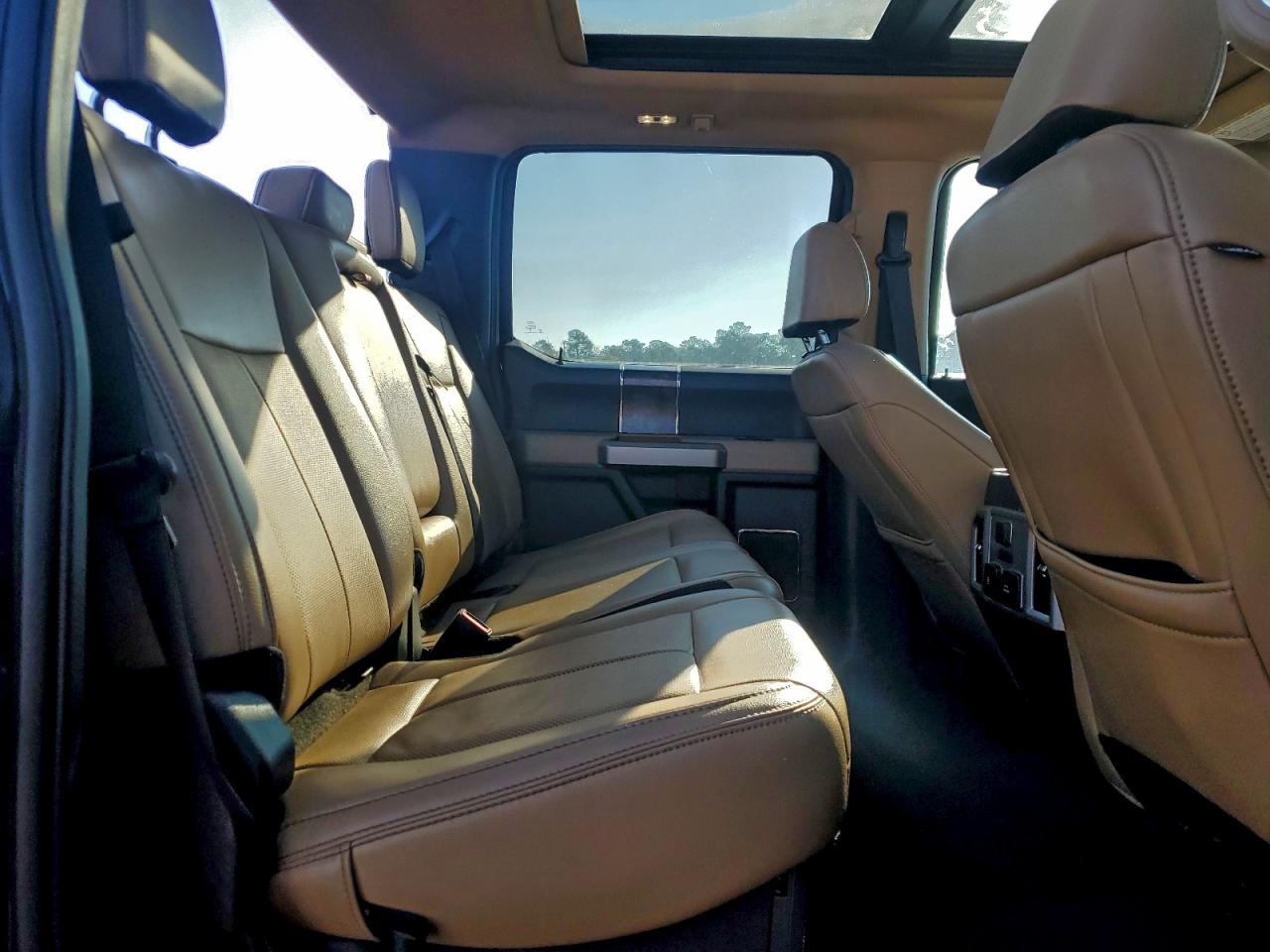 Ford F-250 Super Duty Image 11