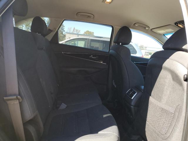 Kia Sorento S Image 6
