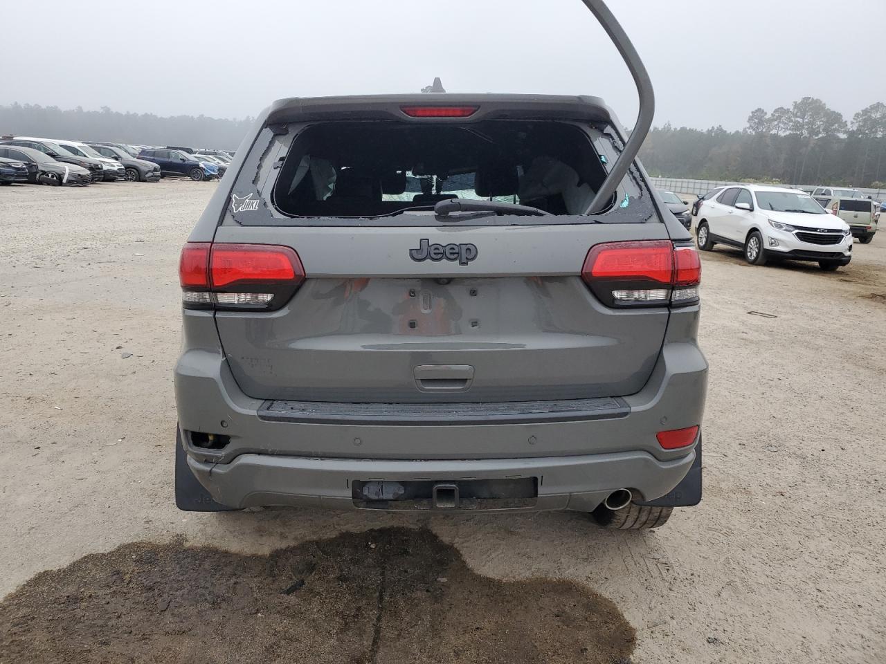 Jeep Grand Cherokee Laredo Image 3