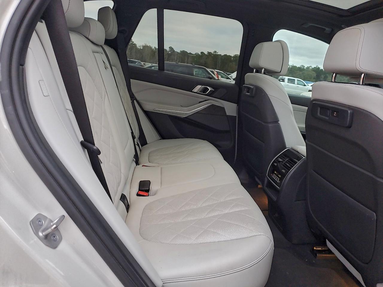 BMW X Series Xdrive40i Image 12