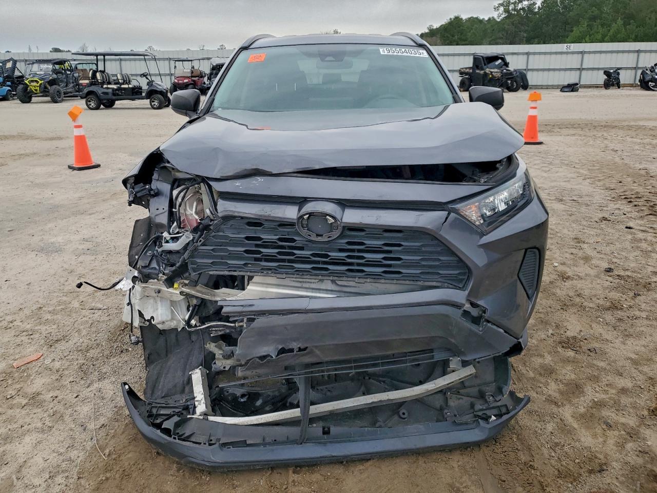 Toyota RAV4 Le Image 5