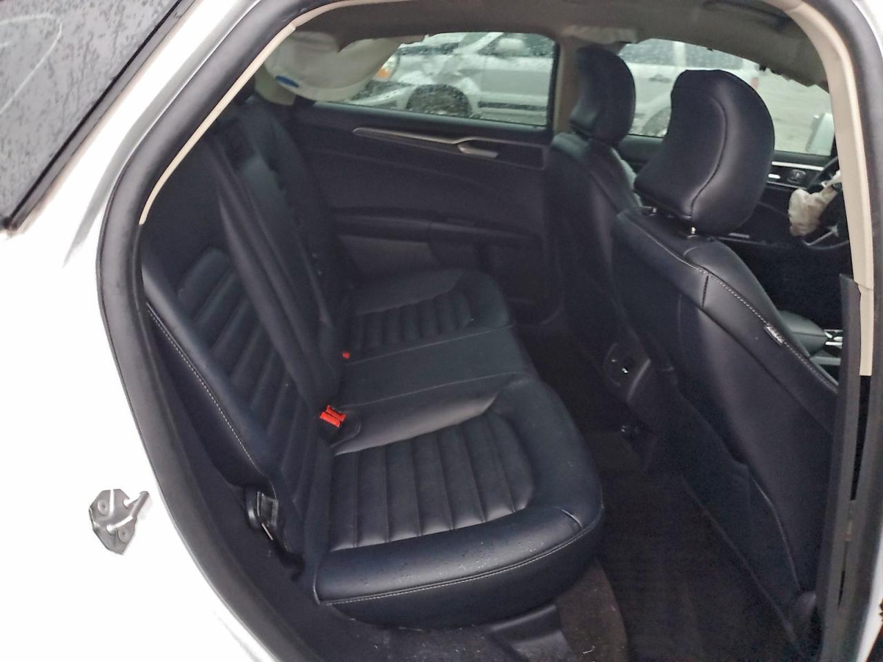 Ford Fusion Sel Image 2