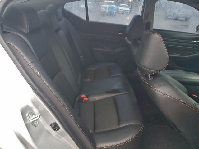 Nissan Altima Sr Image 11