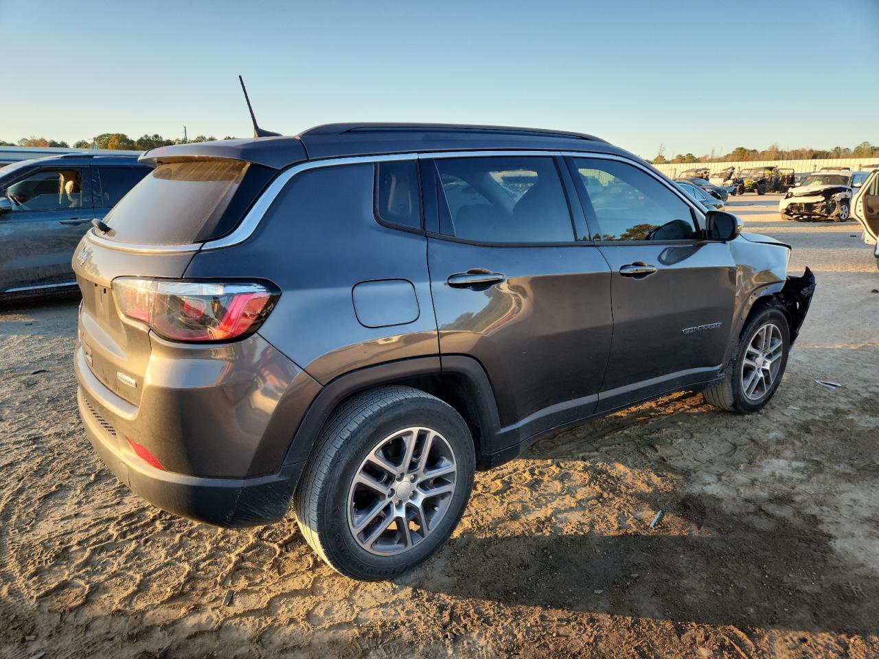 Jeep Compass Latitude Image 12