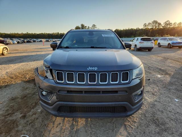 Jeep Compass Latitude Image 6