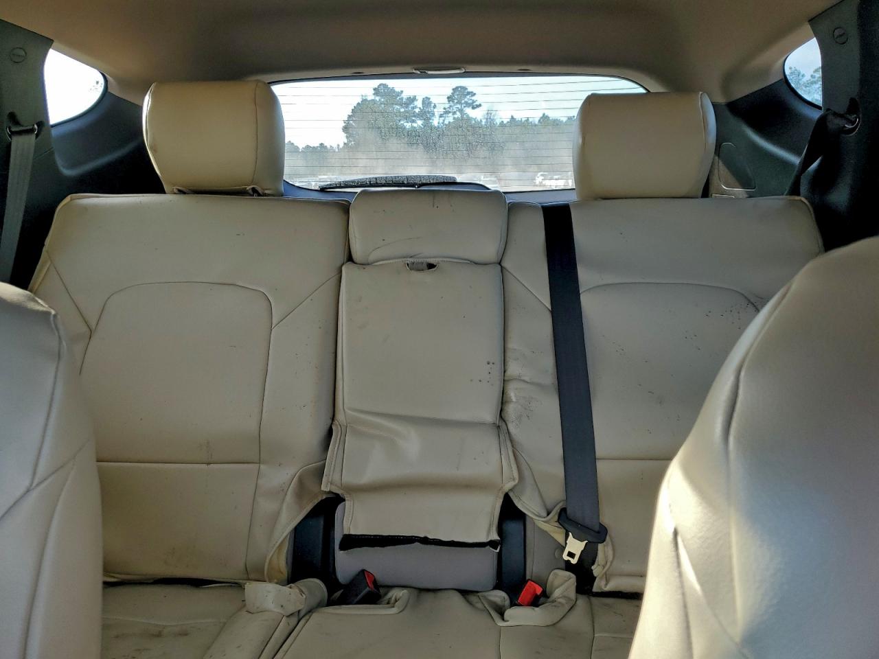 Hyundai SANTA FE Image 2