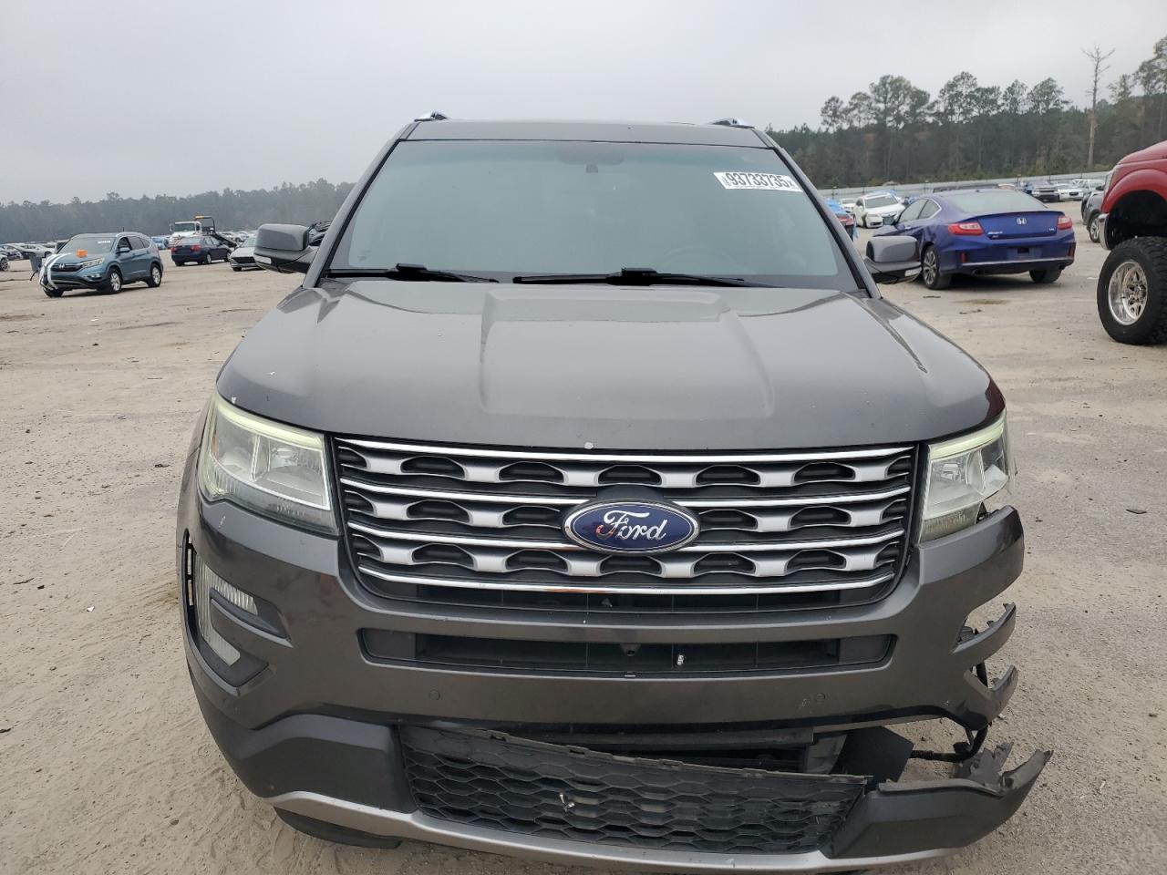 Ford Explorer Limited Image 12