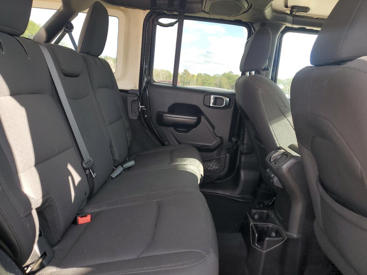 Jeep Wrangler Sport Image 11