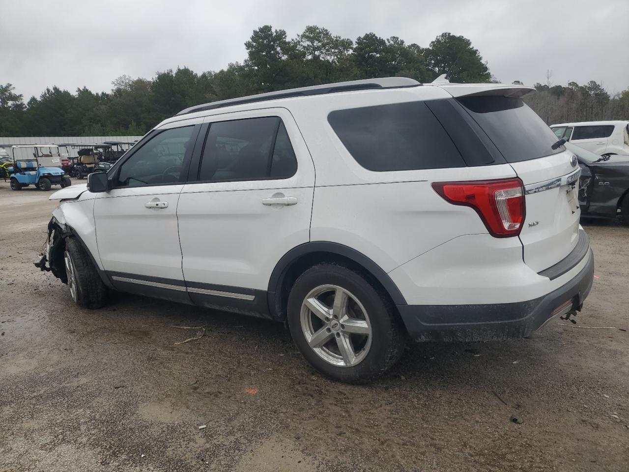 Ford Explorer Xlt Image 11