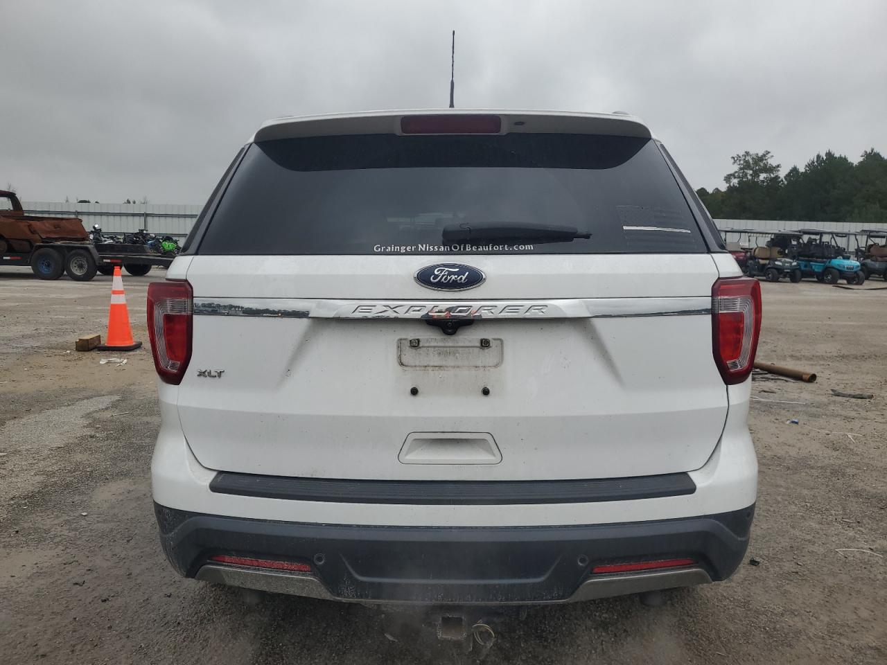 Ford Explorer Xlt Image 3