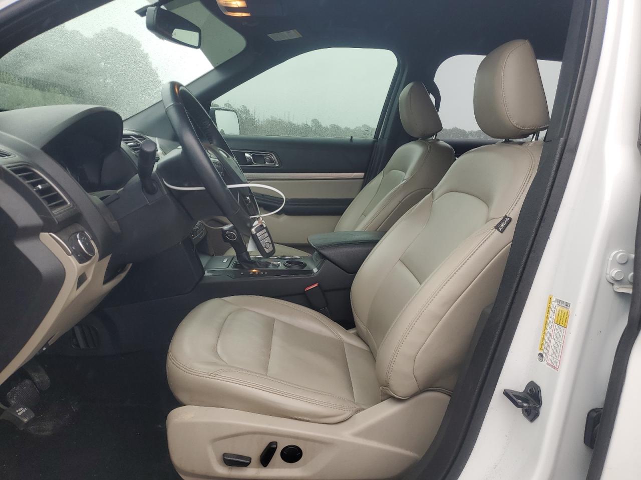 Ford Explorer Xlt Image 10