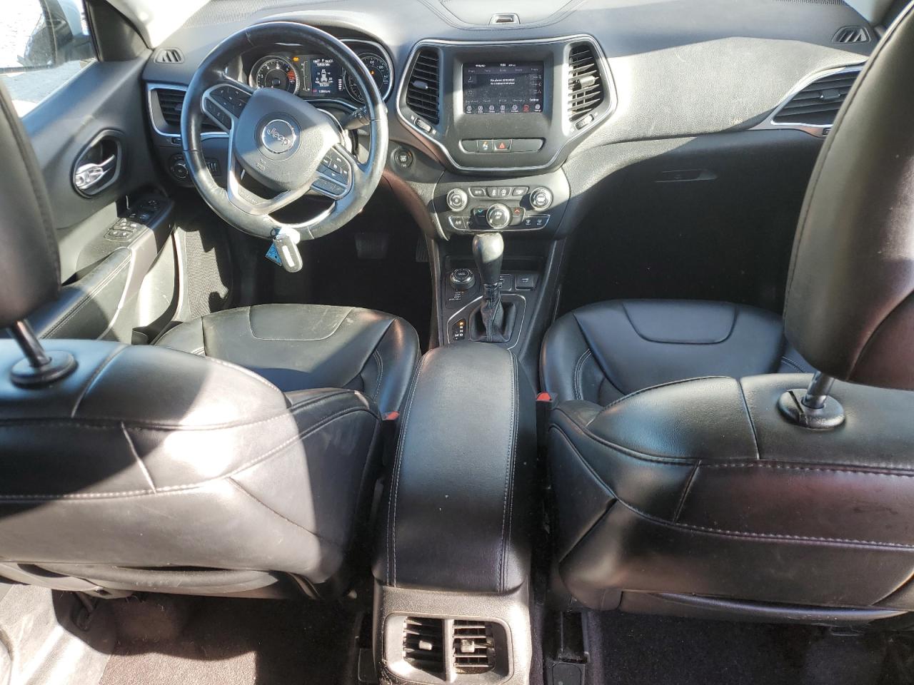 Jeep Grand Cherokee Latitude Plus Image 14