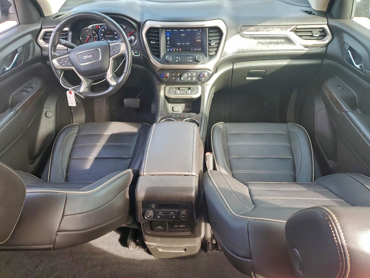 GMC Acadia Denali Image 6