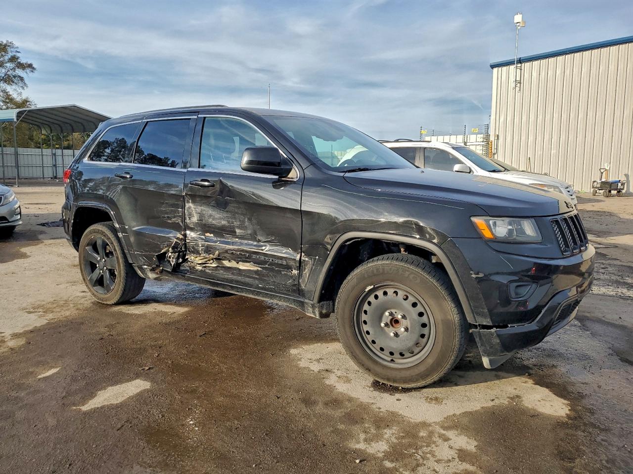 Jeep Grand Cherokee Laredo Image 3