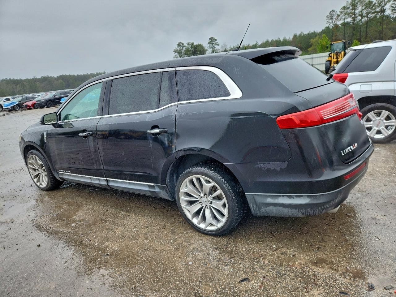 Lincoln MKT Image 10