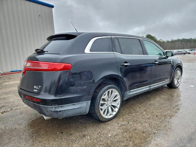 Lincoln MKT Image 12