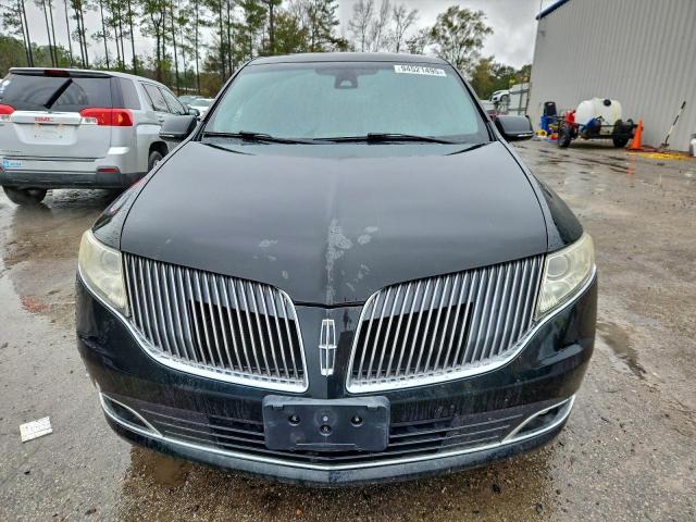 Lincoln MKT Image 9