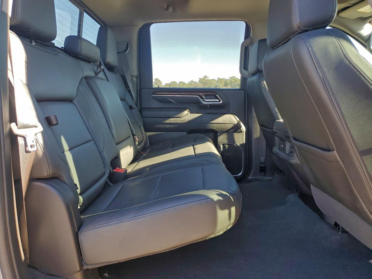 Chevrolet Silverado K2500 Heavy Duty Lt Image 12