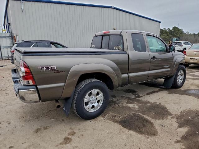 Toyota Tacoma Access Cab Image 3