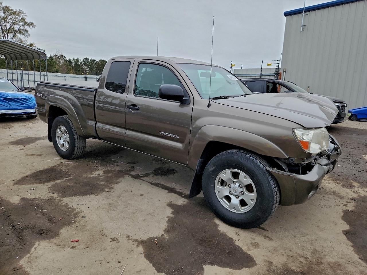 Toyota Tacoma Access Cab Image 2