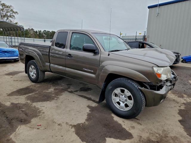 Toyota Tacoma Access Cab Image 2