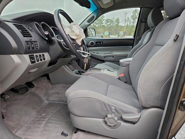 Toyota Tacoma Access Cab Image 11