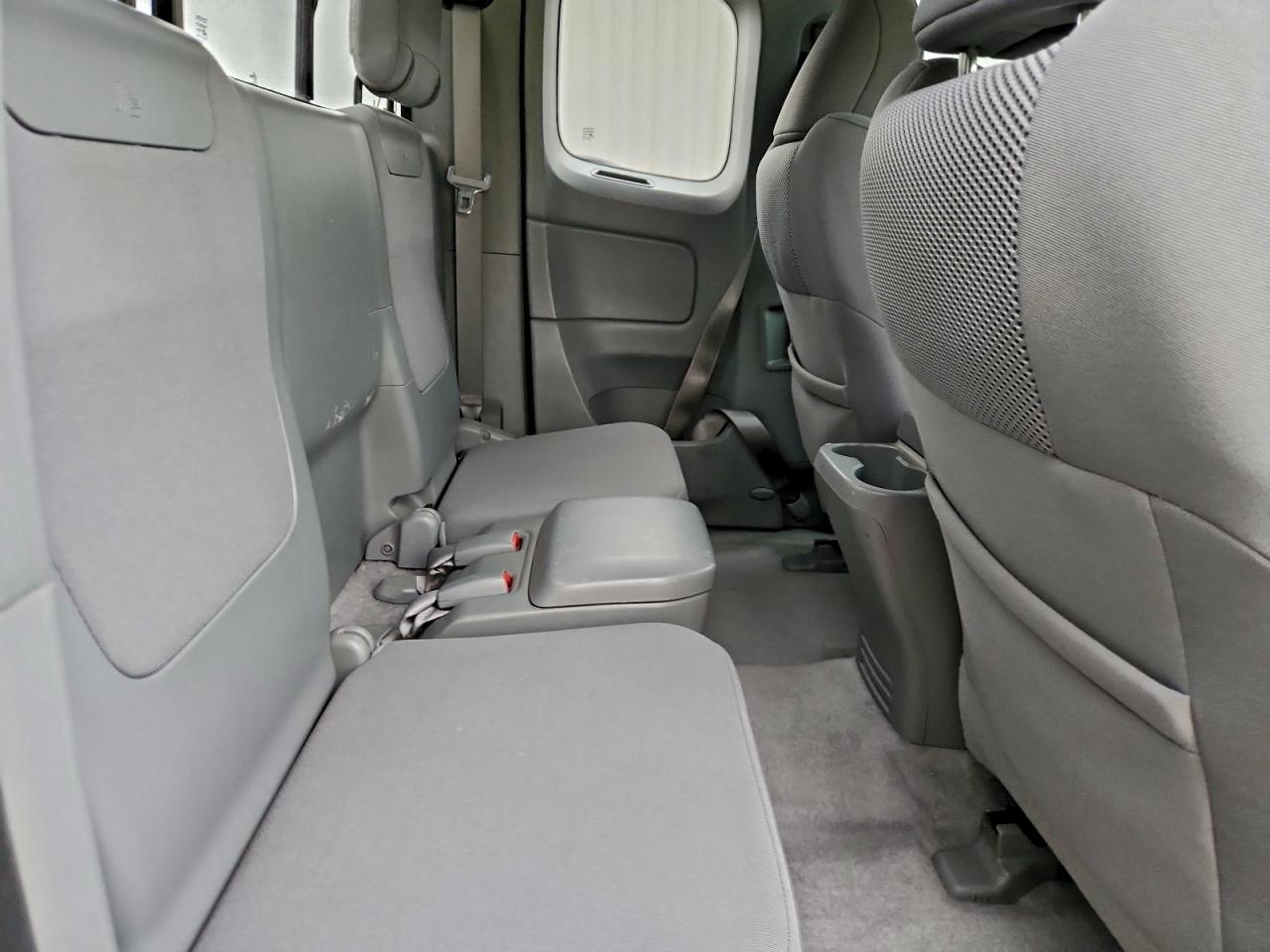 Toyota Tacoma Access Cab Image 7