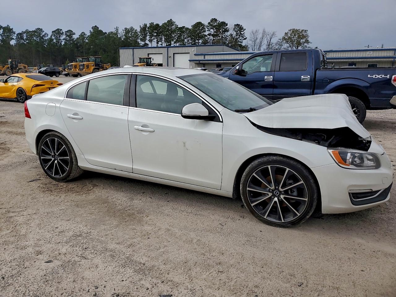 Volvo S60 Premier Image 3