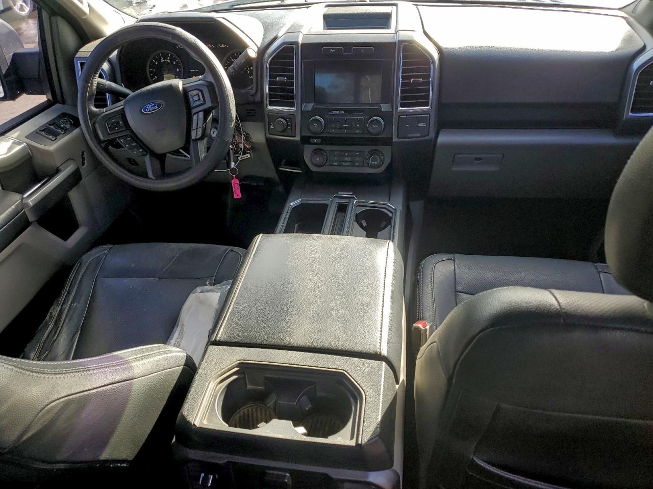 Ford F-150 Supercrew Image 6