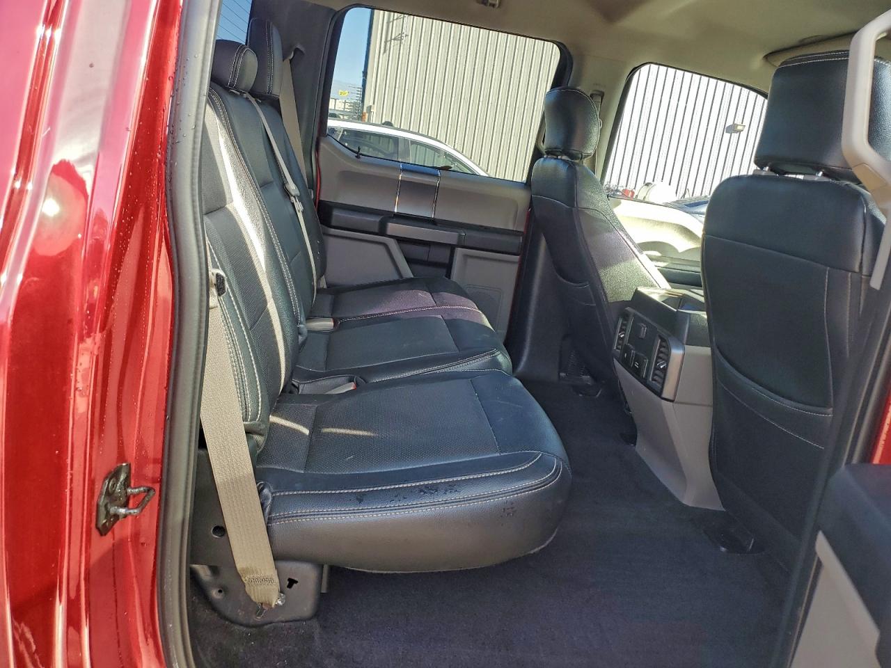 Ford F-150 Supercrew Image 9