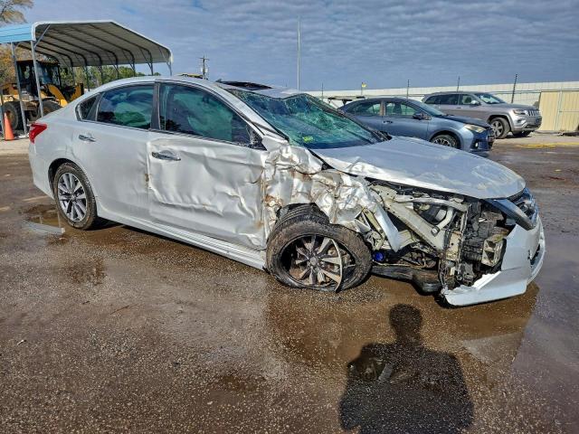 Nissan Altima 2.5 Image 2