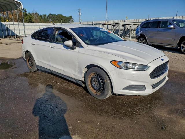 Ford Fusion S Image 4